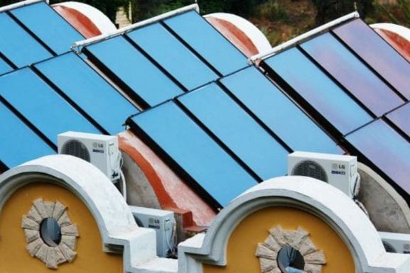 Dachschaden: Solaranlage auf dem Haus – EEG-Umlage auf der Rechnung
