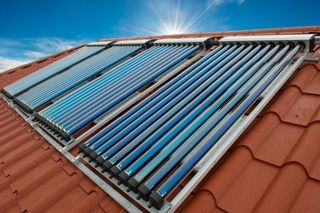 Mit Solarthermie Energiewende vorantreiben und Geldbeutel schonen